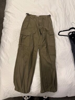 NWT Aritzia TNA Cargo Pants